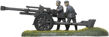 Zvezda 1/72 German 105-mm Howitzer LeFH 18/18m with crew model kit # 6121
