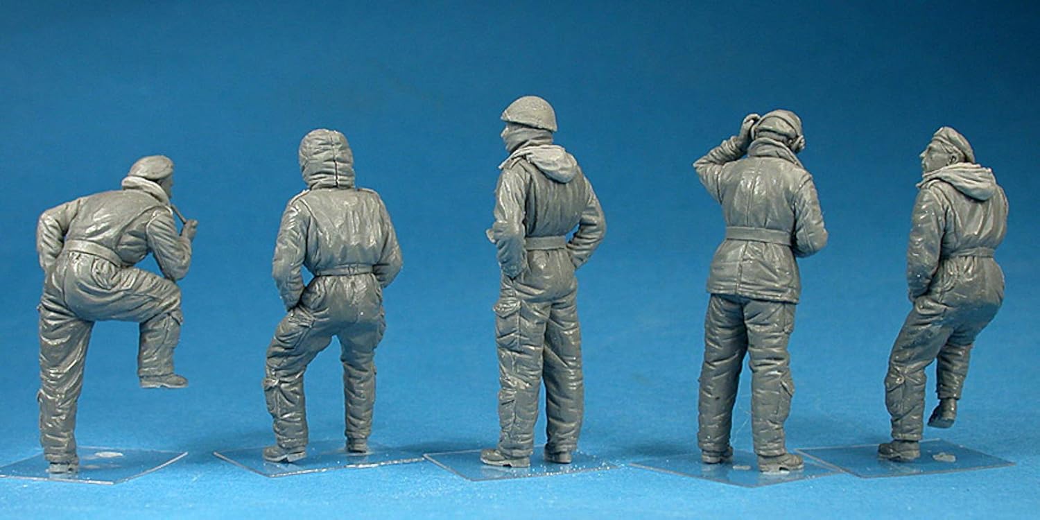 MiniArt - British Tank Crew Winter Uniform