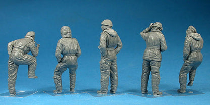MiniArt - British Tank Crew Winter Uniform