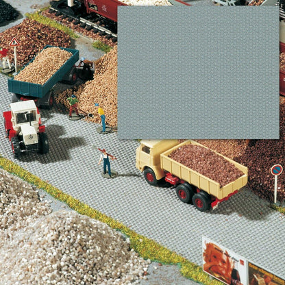 N 560 X 330 Cobbled Square