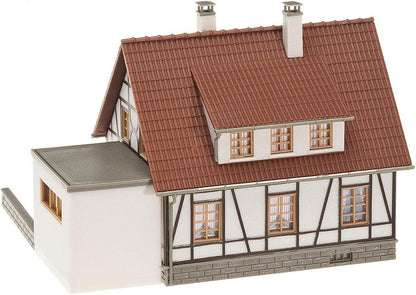 Faller - Edificio para modelismo ferroviario H0 Escala 1:87 (F130215