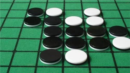 IDEAL | Othello Classic Game: A minute to learn… a lifetime to master! | Family Strategy Game | For 2 Players | Ages 7+
