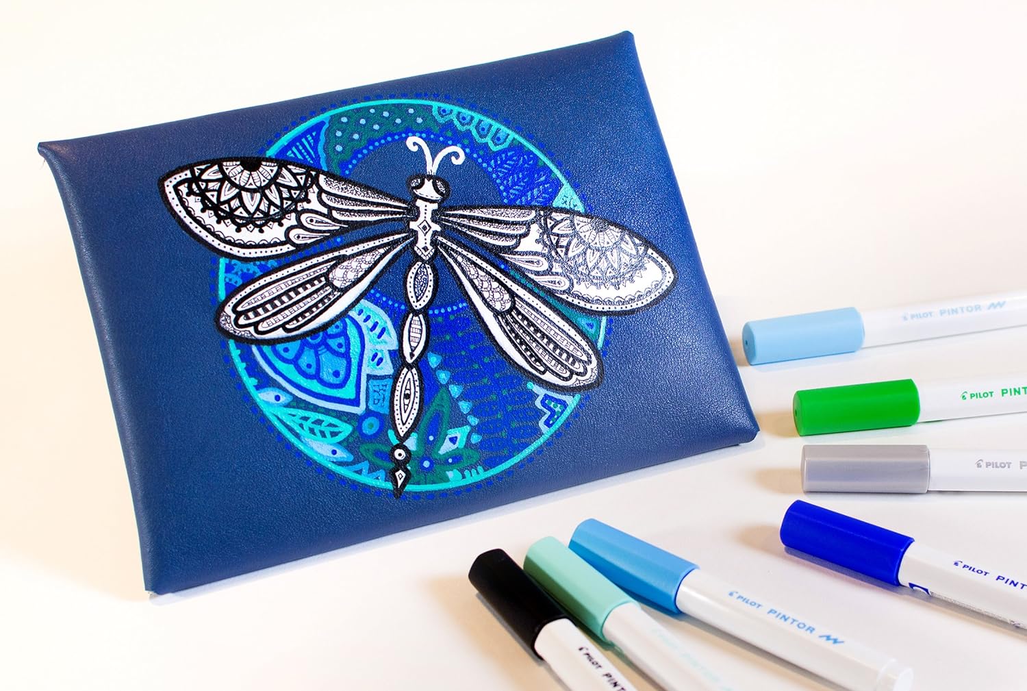 Pilot - Pintor, Wallet of 6 Creative Multi-Surface Water-Based Permanent Markers - Quick Dry - For Fabrics, Glass, Wood, Stone, DIY/Amateur Artists - Medium Tip - Assorted Pastel Colors