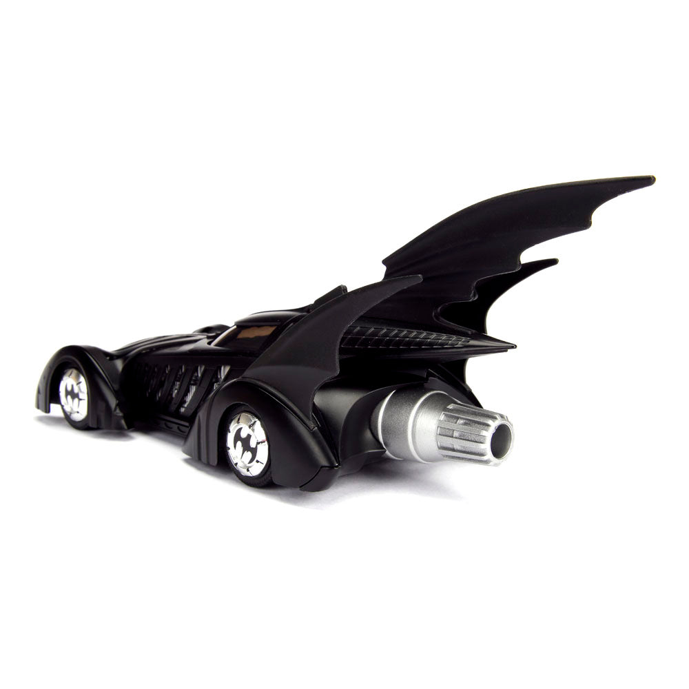 Jada Toys 253215003 Batmobil 1995, hochdetailiertes 1:24 Modellauto inkl. Batman-Figur, Cockpit und Türen können geöffnet werden, mit Freilauf, schwarz