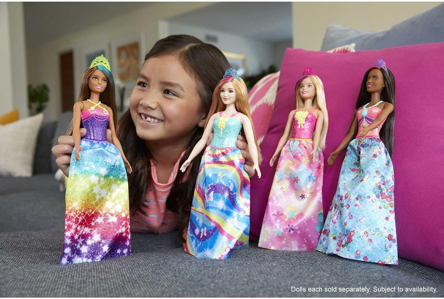 Barbie Dreamtopia Muñeca Hada con Top Azul y Falda Arcoiris, Curvy (Mattel GJK16