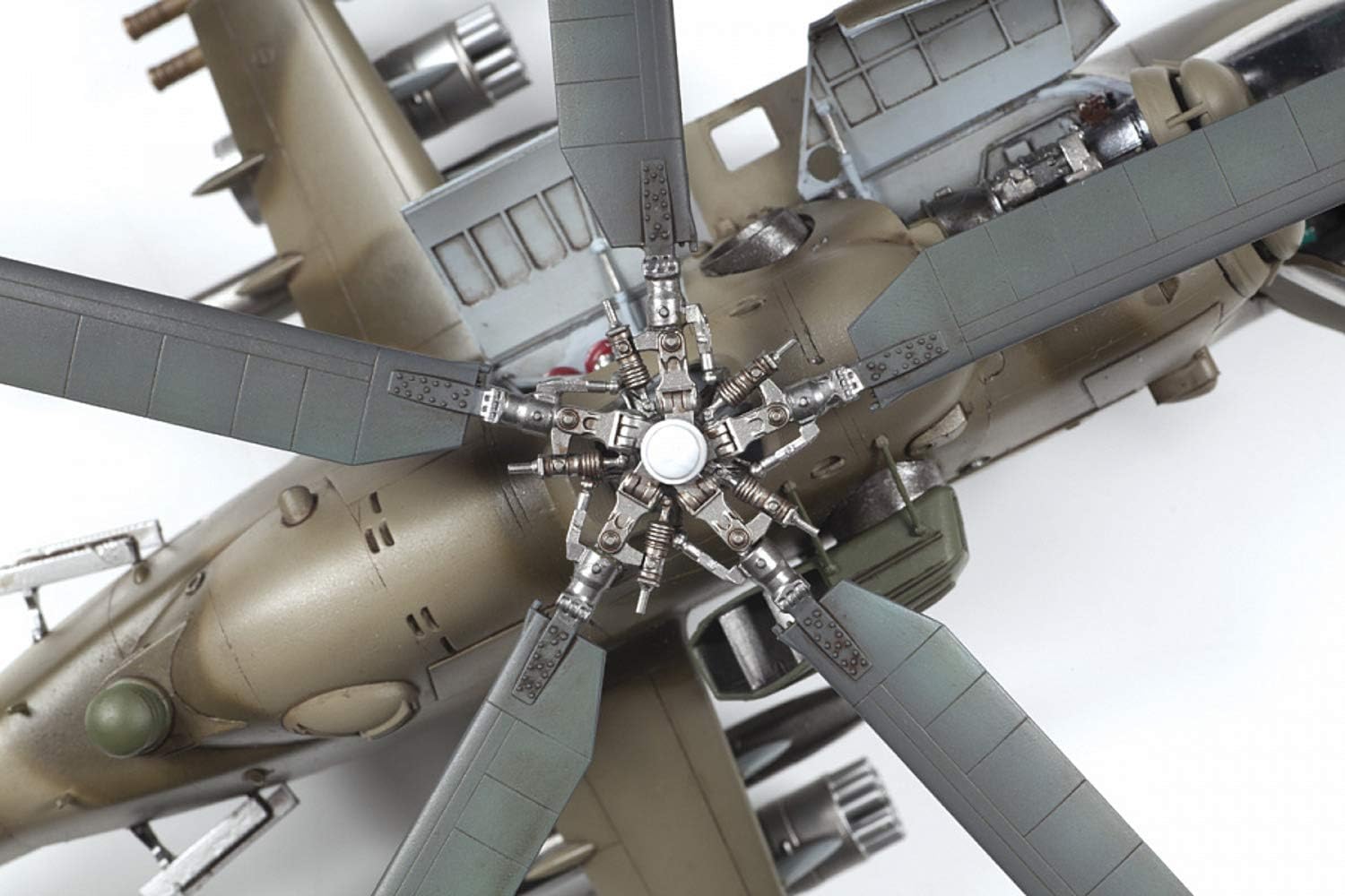 Zvezda 1:48 MIL Mi-24V/VP(HIND) Combat Helicopter, maqueta de construcción de plástico, Kit de Montaje, réplica Detallada, Multicolor (4823