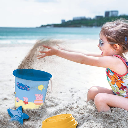Mondo Toys - BUCKET SET + WATER CAN PEPPA PIG - Sandeimer Set ø17 cm mit Giesser - 6-Teiliges Strandspielzeug Set für Kinder ab 3 Jahren, Strandset - 28053