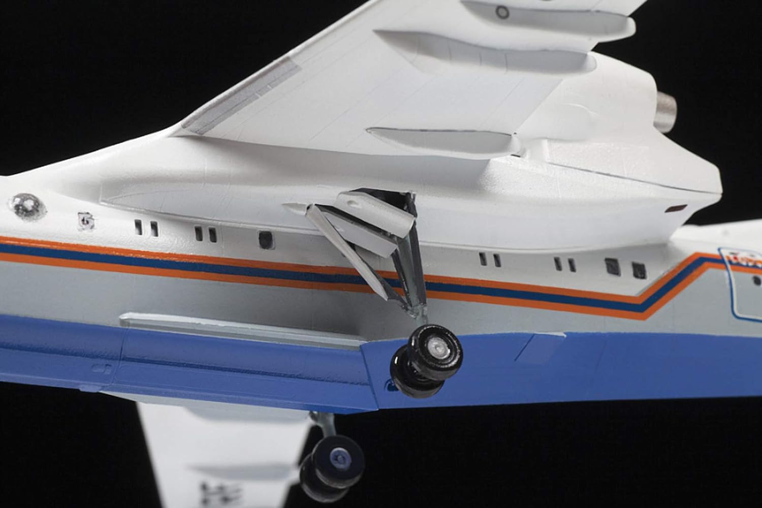 Zvezda- vehículo Beriev Be-200 ES Multi Role Amph 1:144-Kit de construcción de plástico, para Montar, réplica Detallada, Multicolor, Large (7034