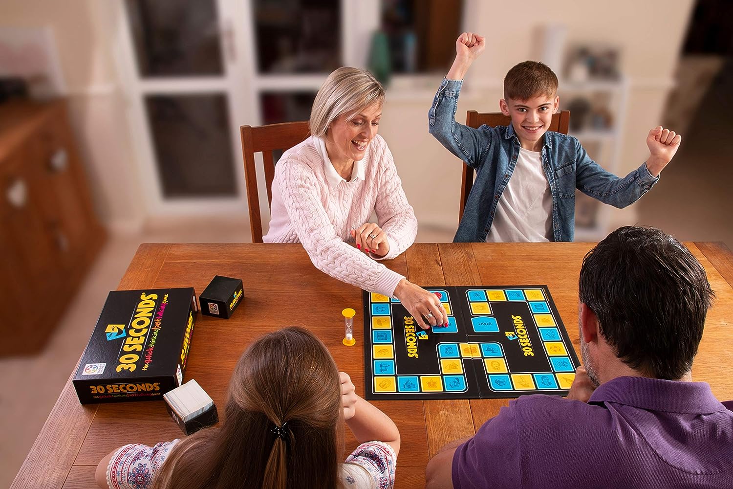 SmartGames - 30 Seconds, UK Edition Board Game, Multiplayer, Ages 12+