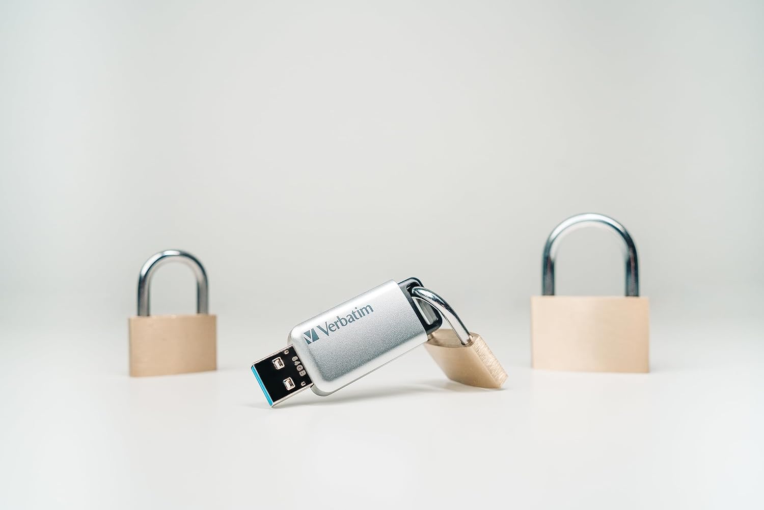 Verbatim 98666 64 GB Secure Pro USB 3.0 Flash Drive