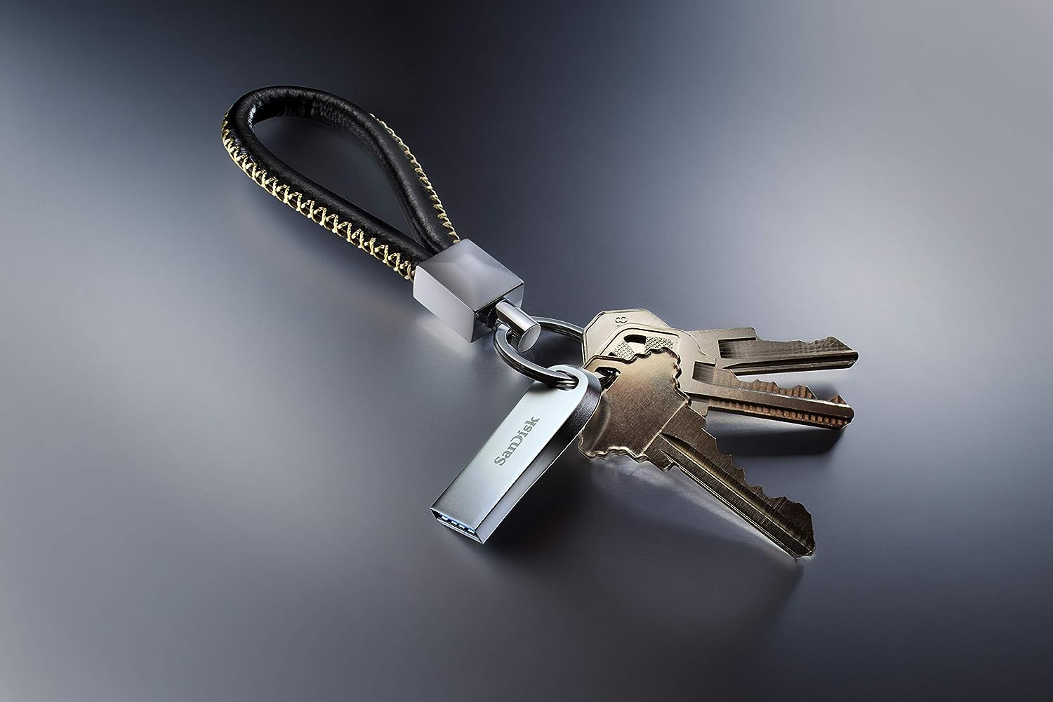 SanDisk Ultra Luxe 32 GB USB Flash Drive USB 3.1 up to 150 MB/s