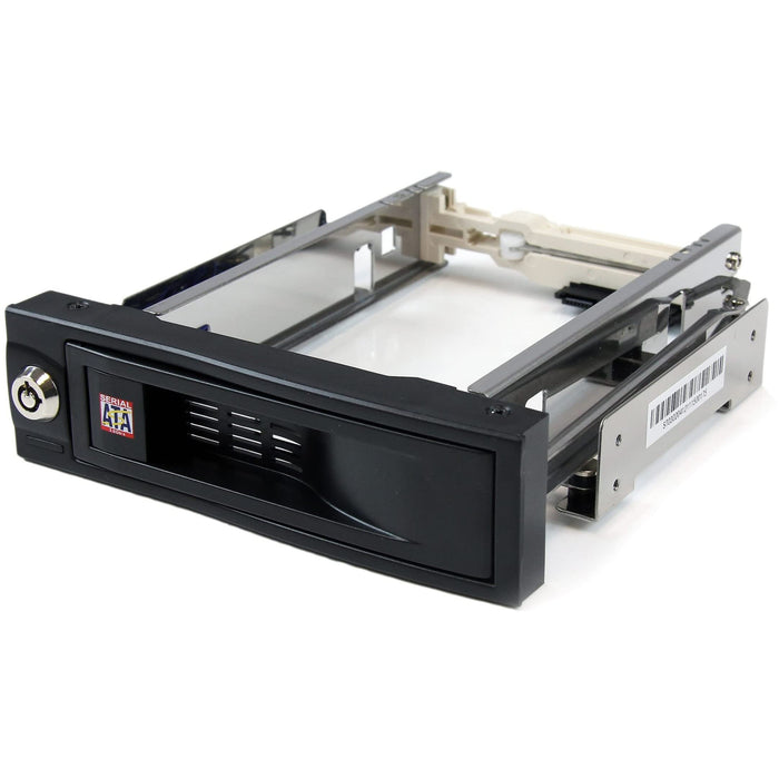 StarTech.com 5.25in Trayless Hot Swap Mobile Rack for 3.5in Hard Drive - Internal SATA Backplane Enclosure - Lockable drive bay (HSB100SATBK
