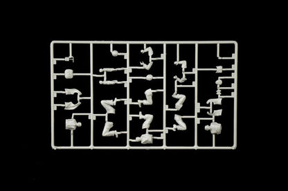 Italeri 6556S 1:35 Partisans - Faithful Replica, Model Making, Crafts, Hobbies, Gluing, Plastic kit, Assembly, Figure Set, unpainted