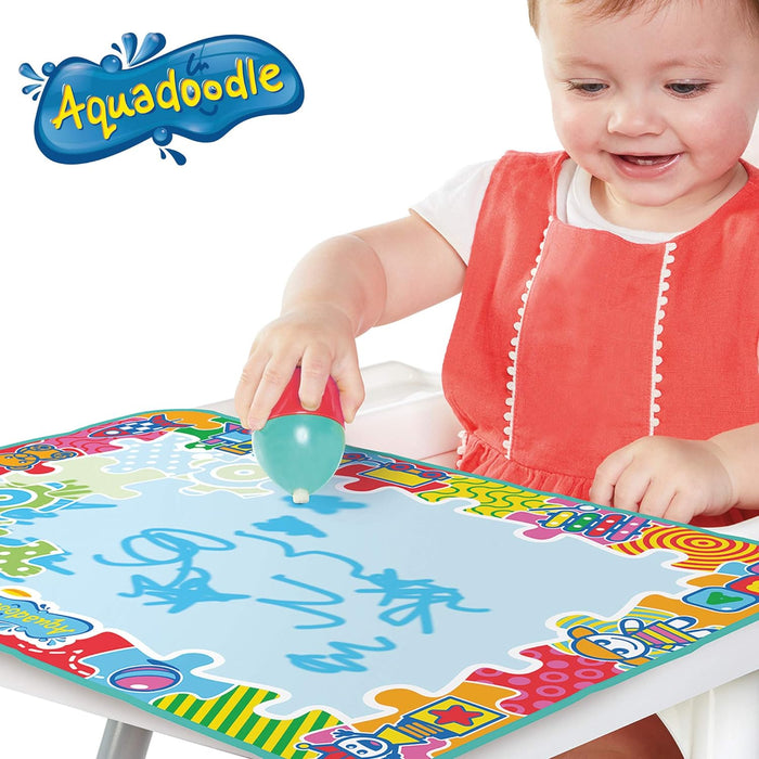AquaDoodle Tomy - Mes 1ères Marques, Tapis de Dessin à l'eau pour Bébé, Jeu Officiel de Tomy de Coloriage et de Dessin, Non salissant, Tapis pour Bébés, Garçons et Filles, Multicolore