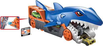 Hot Wheels Shark trailer Playset with 1 car (1:64 scale) for children aged 4 to 8, Shark Bite Transport Truck picks up cars with its jaws and keeps up to 5 in its belly, GVG36