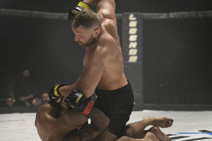 Cagefighter: Worlds Collide