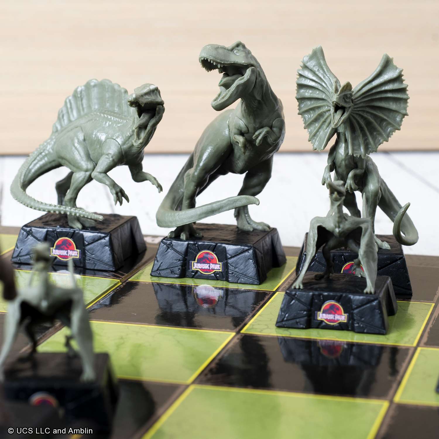The Noble Collection Jurassic Park Chess Set - 32 Highly Detailed Plastic Chess Pieces - Officially Licensed Jurassic Park Film Set Movie Game Gifts Single