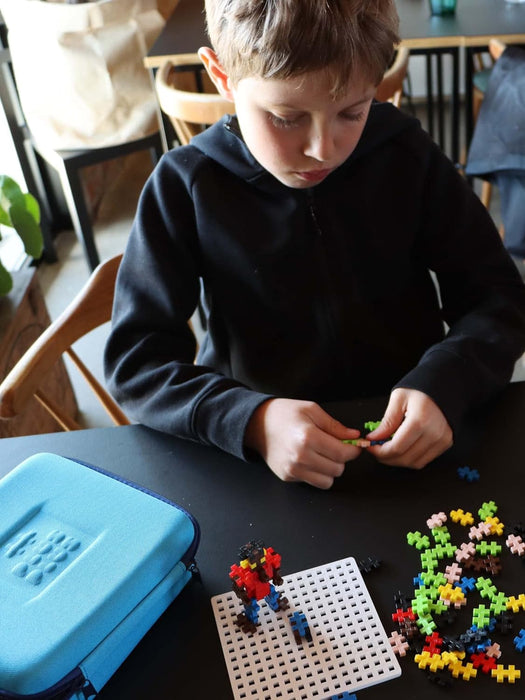 Plus-Plus 9607012 Creative Building Blocks, Travel Suitcase Set, Ingenious Construction Toy, 100 Pieces