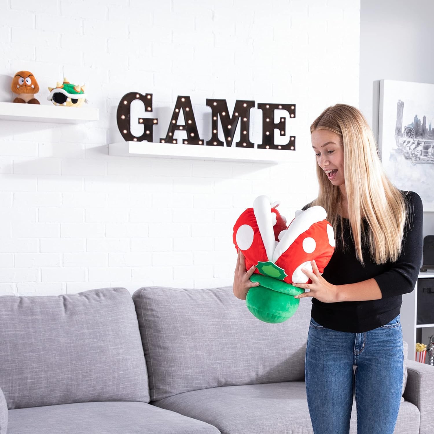 TOMY Club Mocchi Mocchi - Peluche Piranha Méga 40 cm de l'univers Nintendo Super Mario. Super douce et idéale pour les collectionneurs ainsi que les filles et les garçons dès 3 ans. T12414