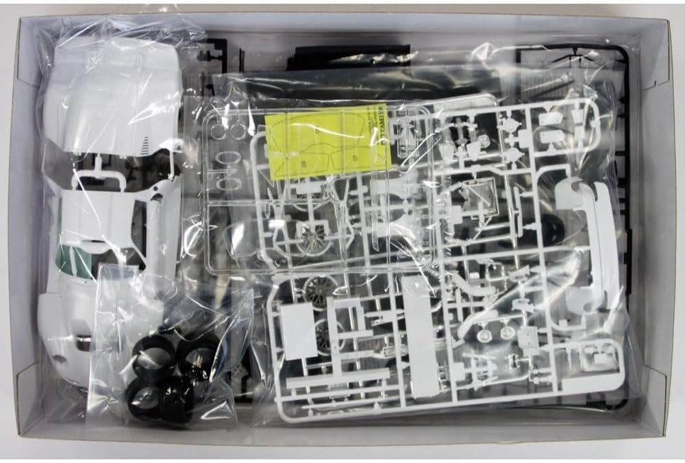TAMIYA 24186 Porsche 911 GT1 1:24 Scale Model Kit