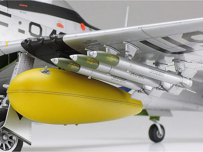 Tamiya 60328 North American F-51D Mustang Korean War (1:32 Scale