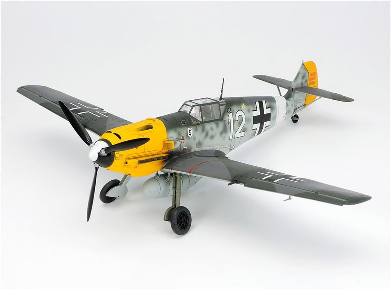TAMIYA 300061063 – 1: 48 WWII Model Set Messerschmitt BF109E-4/7 Trop
