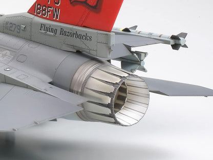 Tamiya- Lockheed F-16C Falcon (-) (-) Kit de Modelo, Color Negro, Small (61101