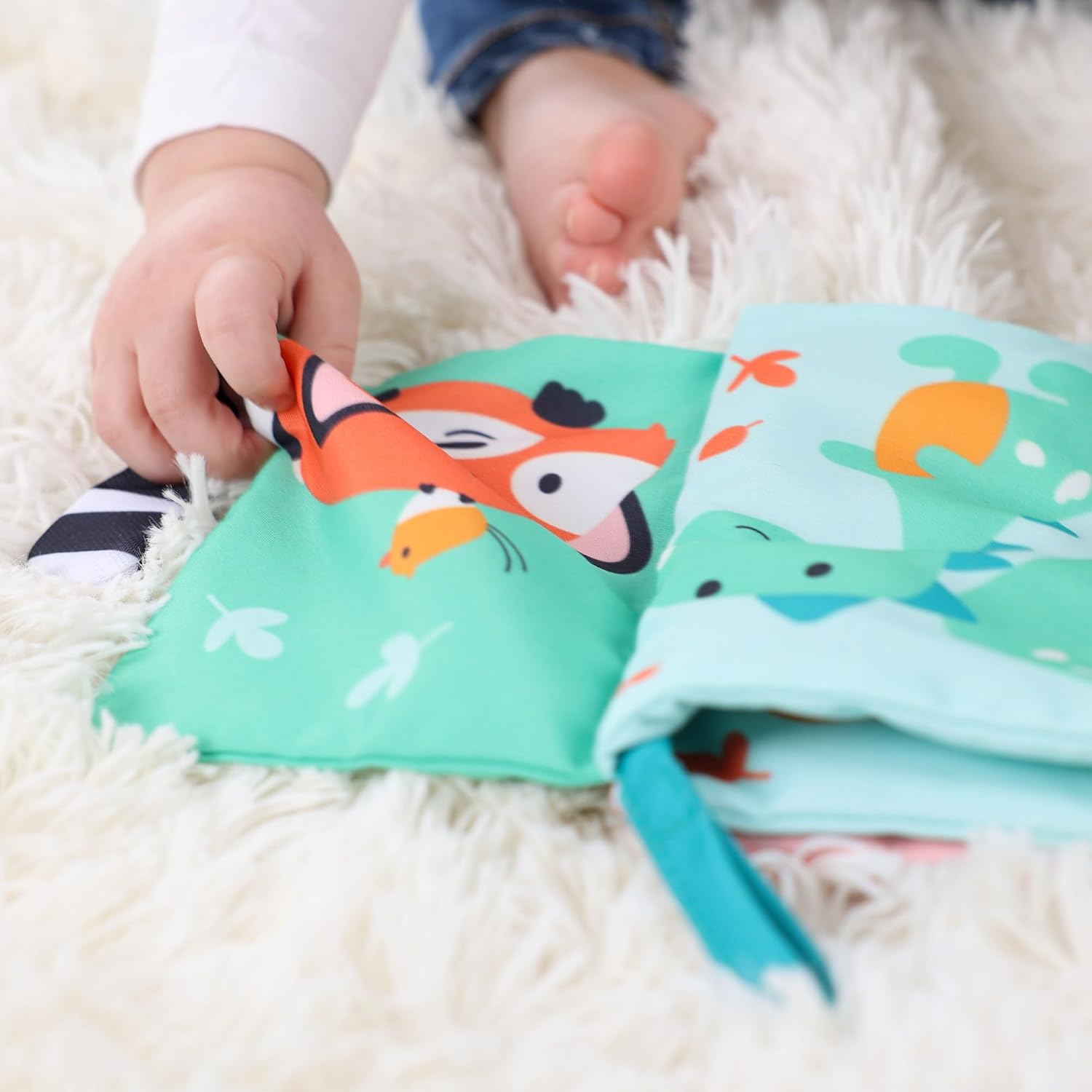 SES Creative 13112 Sensory Animal Tails Cloth Book