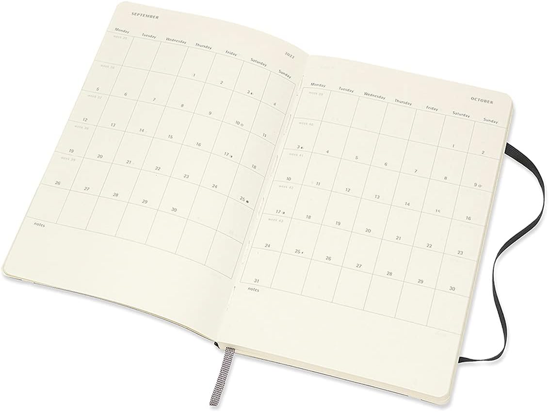 Moleskine - 18-Month Weekly Planner/Diary, Weekly Planner 2021/2022, Weekly Notebook with Soft Cover and Elastic Closure, Size Large 13 x 21 cm, Colour Black, 208 Pages