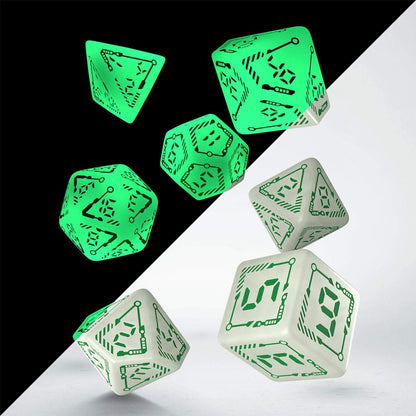Q-Workshop Digital Glowing Dice Set Radiant & Green (SDGT3NQWS)