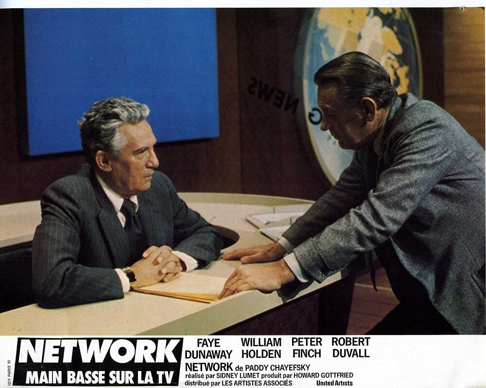 Network, Main Basse sur la TV