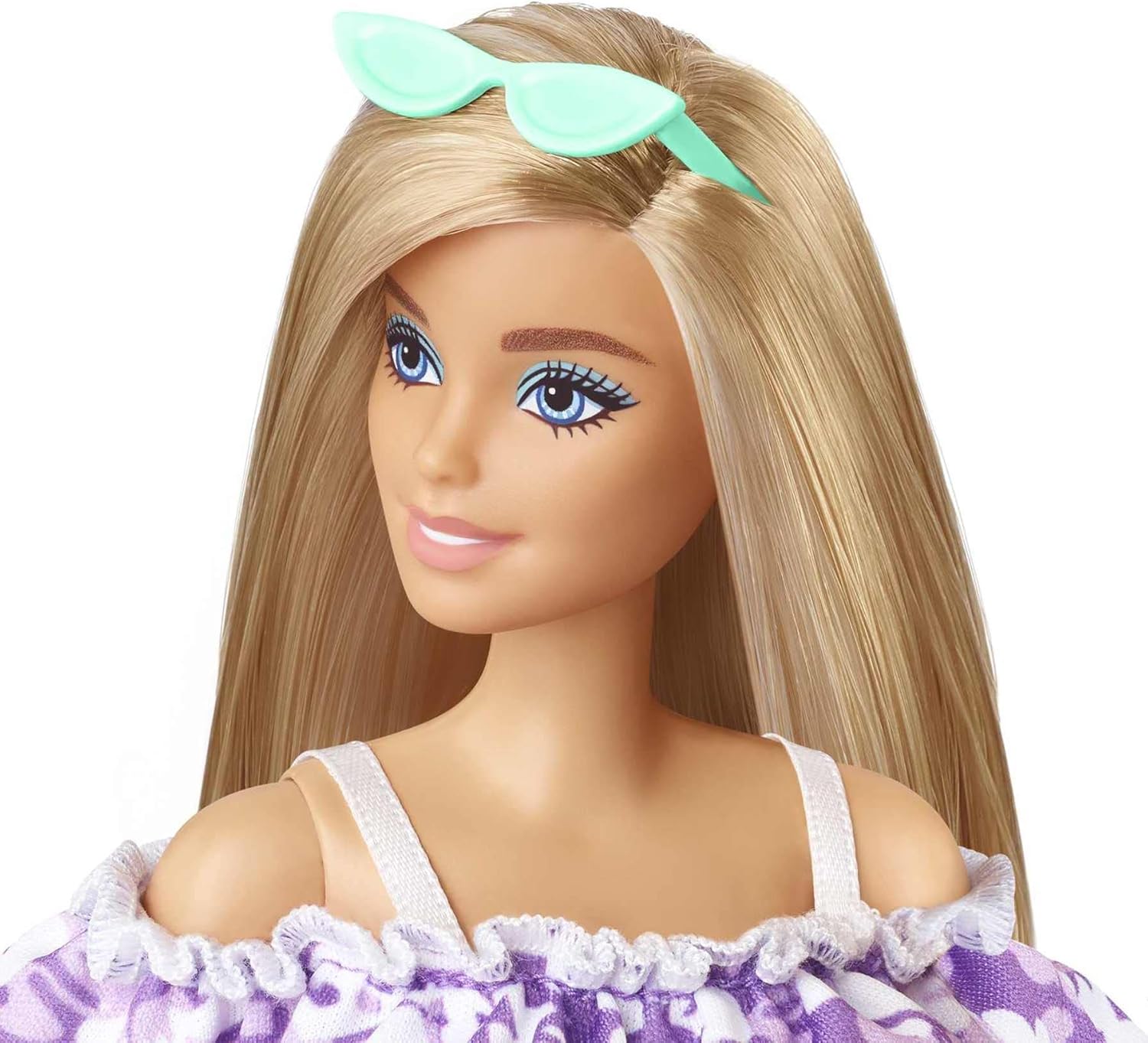 Barbie Loves The Ocean Beach-Themed Doll (11.5-inch Blonde), Made from Recycled Plastics, Wearing Fashion & Accessories, Gift for 3 to 7 Year Olds