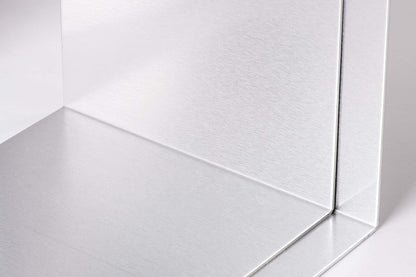 MAUL Buchstütze aus Aluminium (2er Pack) 10x8x10cm | Silber | 3527308 & MAUL Buchstütze aus Acryl (2er Pack) 10x10x13cm | Bücherhalter, Organzier für Kinder, Bücher, Büro, Regal | 3513505 (glasklar