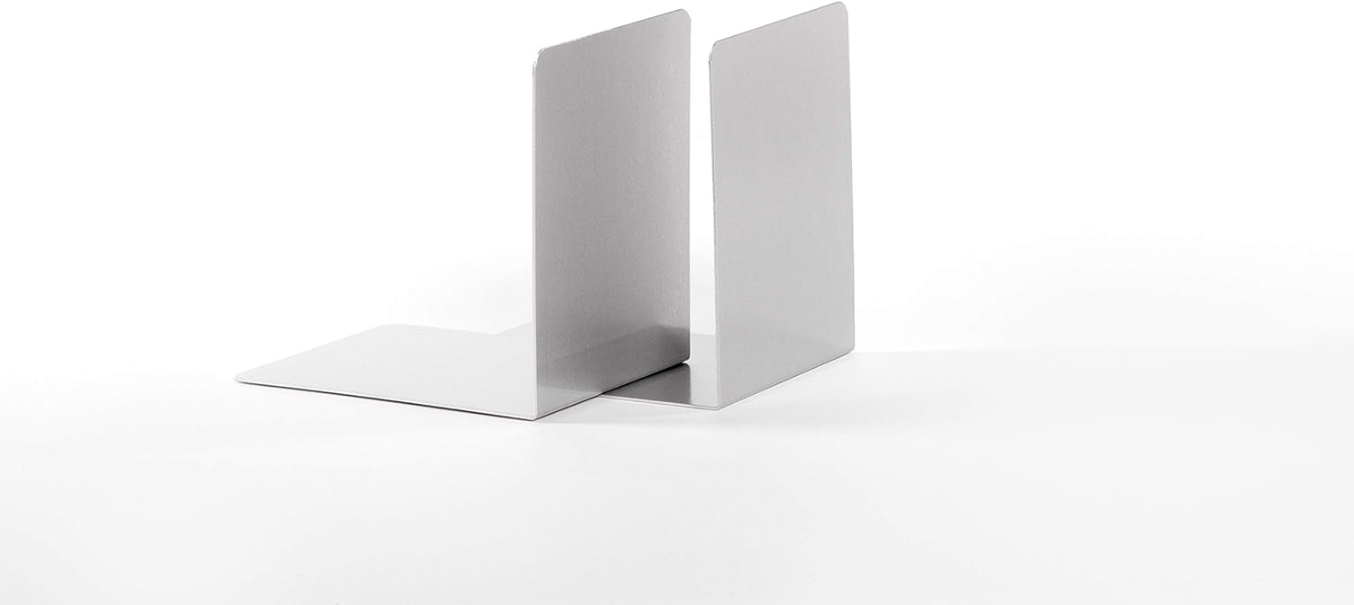 MAUL Buchstütze aus Aluminium (2er Pack) 10x8x10cm | Silber | 3527308 & MAUL Buchstütze aus Acryl (2er Pack) 10x10x13cm | Bücherhalter, Organzier für Kinder, Bücher, Büro, Regal | 3513505 (glasklar
