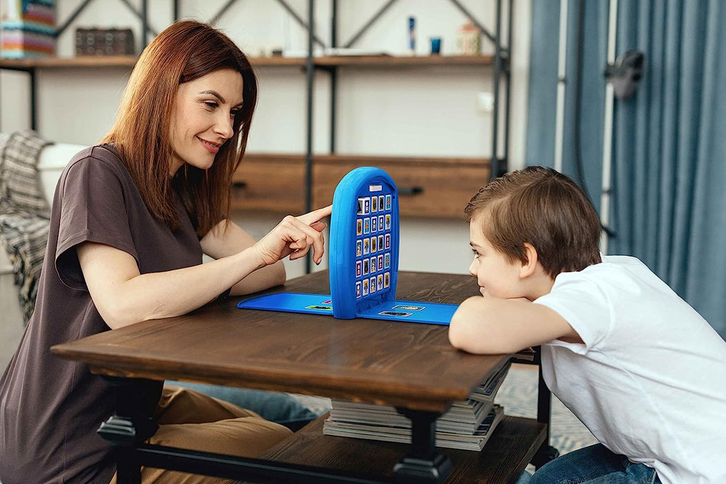 Top Trumps Match Star Wars The Crazy Cube Game, Spielen Sie mit 15 Ihrer Lieblingscharaktere aus Kylo Ren, Boba Fett, Chewbacca, Darth Maul und Stormtroopers, Geschenk und Spielzeug ab 4 Jahren