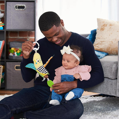 LAMAZE Bea the Banana, Clip on Pram and Pushchair Newborn Baby Toy, Sensory Toy for Babies with Colours and Sounds, Development Toy for Boys and Girls Aged 0 to 24 Months Bea Die Banane