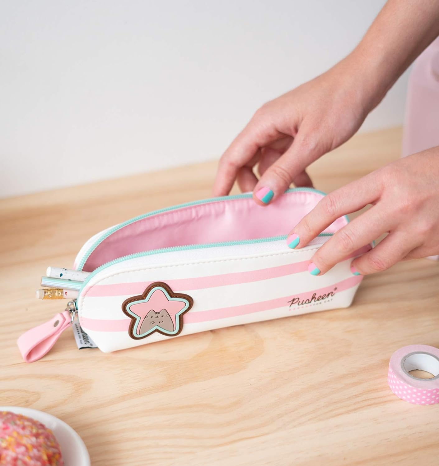 Grupo Erik Stifte Mäppchen Pusheen Etui Rose - Stift Etui - Federmäppchen Jungen und Mädchen - Kleines Mäppchen, 9 x 22,5 x 5 cm