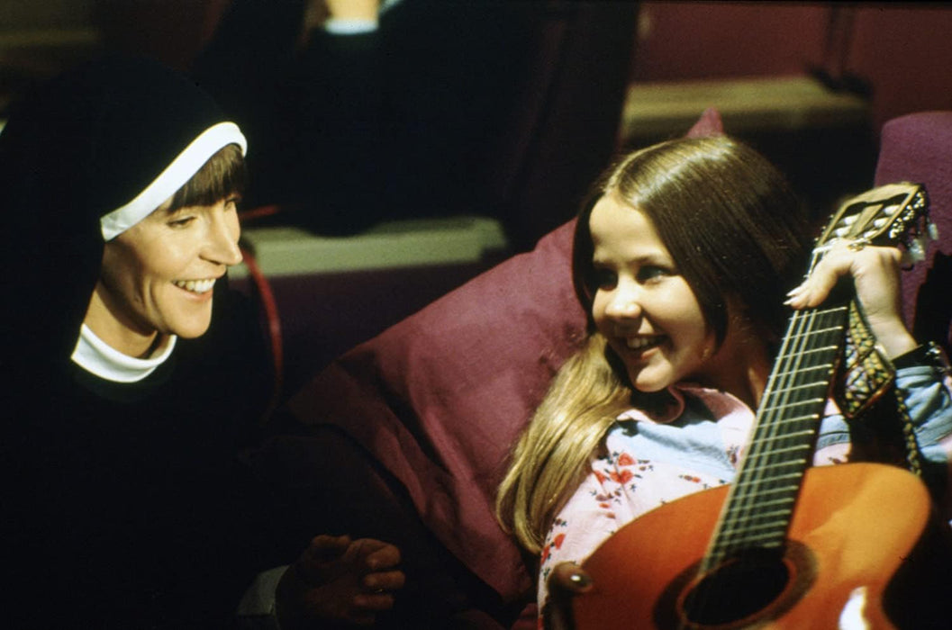 Airport 1975   (English audio)