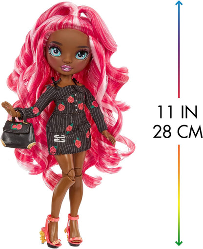 Rainbow High Fashion Doll - Verzamelbaar speelgoed voor kids - met 2 outfits voor Mix & Match en poppen accessoires - Leuk cadeau voor kinderen van 6-12 jaar, DARIA ROSELYN - Rose (Rozig rood)