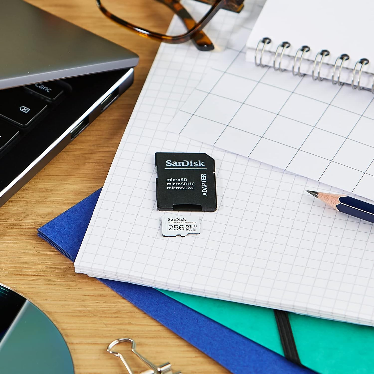 SanDisk High Endurance microSDXC Speicherkarte 256 GB + Adapter (Für Dash-Cams und private Überwachungskameras, 100 MB/s Lesen, V30 für Full-HD und 4K-Videos