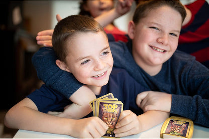 Top Trumps Awesome Animals Classics Kartenspiel, Finden Sie heraus, wie süß der Schneeleopard ist und wie groß das Schwarze Nashorn ist, pädagogisches Kartenspiel für 2 Plus Spieler ist EIN tolles