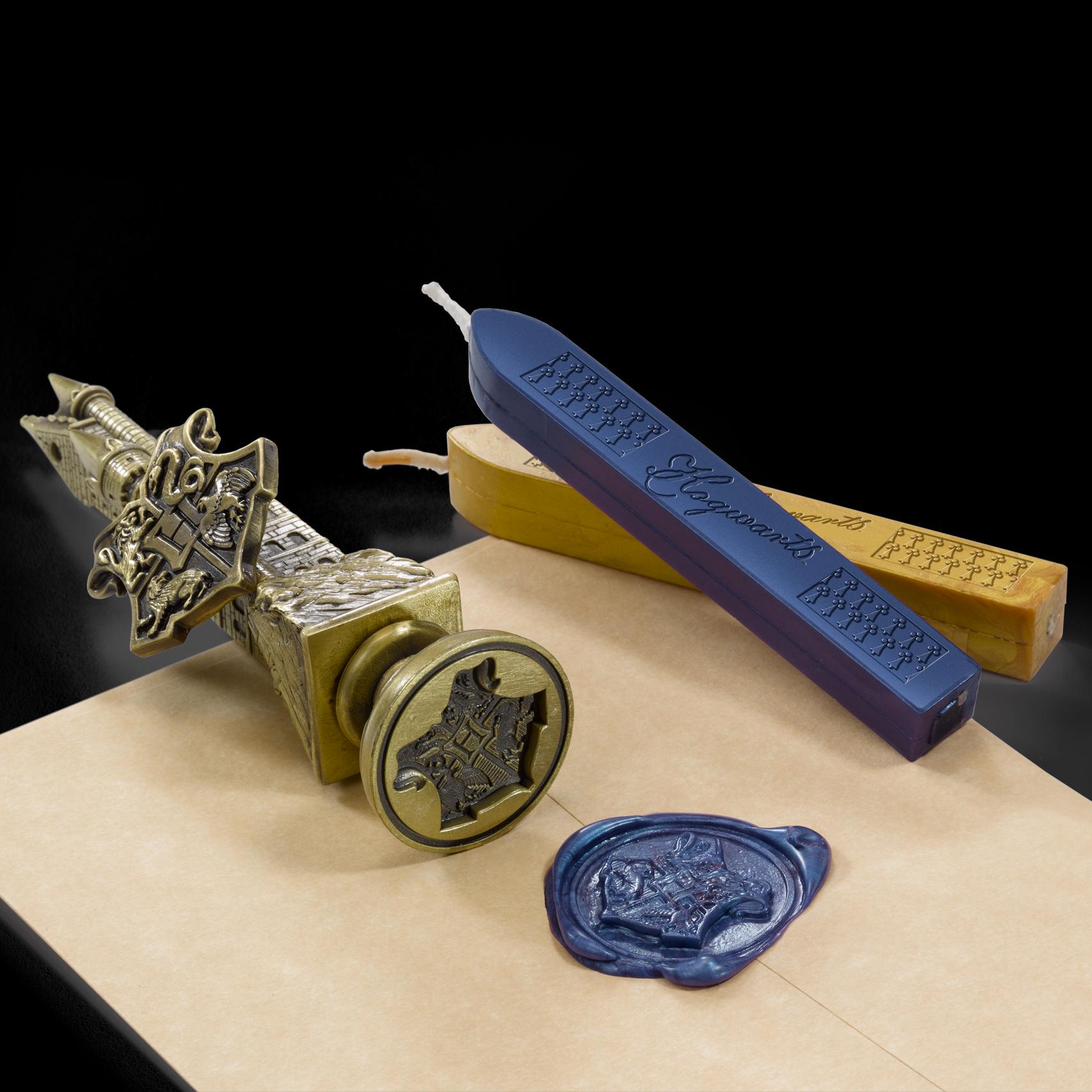 The Noble Collection Harry Potter Hogwarts Wax Seal - 6.5in (16.5cm) Die Cast Metal Stamp and Coloured Purple and Gold Wax Set - Officially Licensed Film Set Movie Props Gifts Stationery