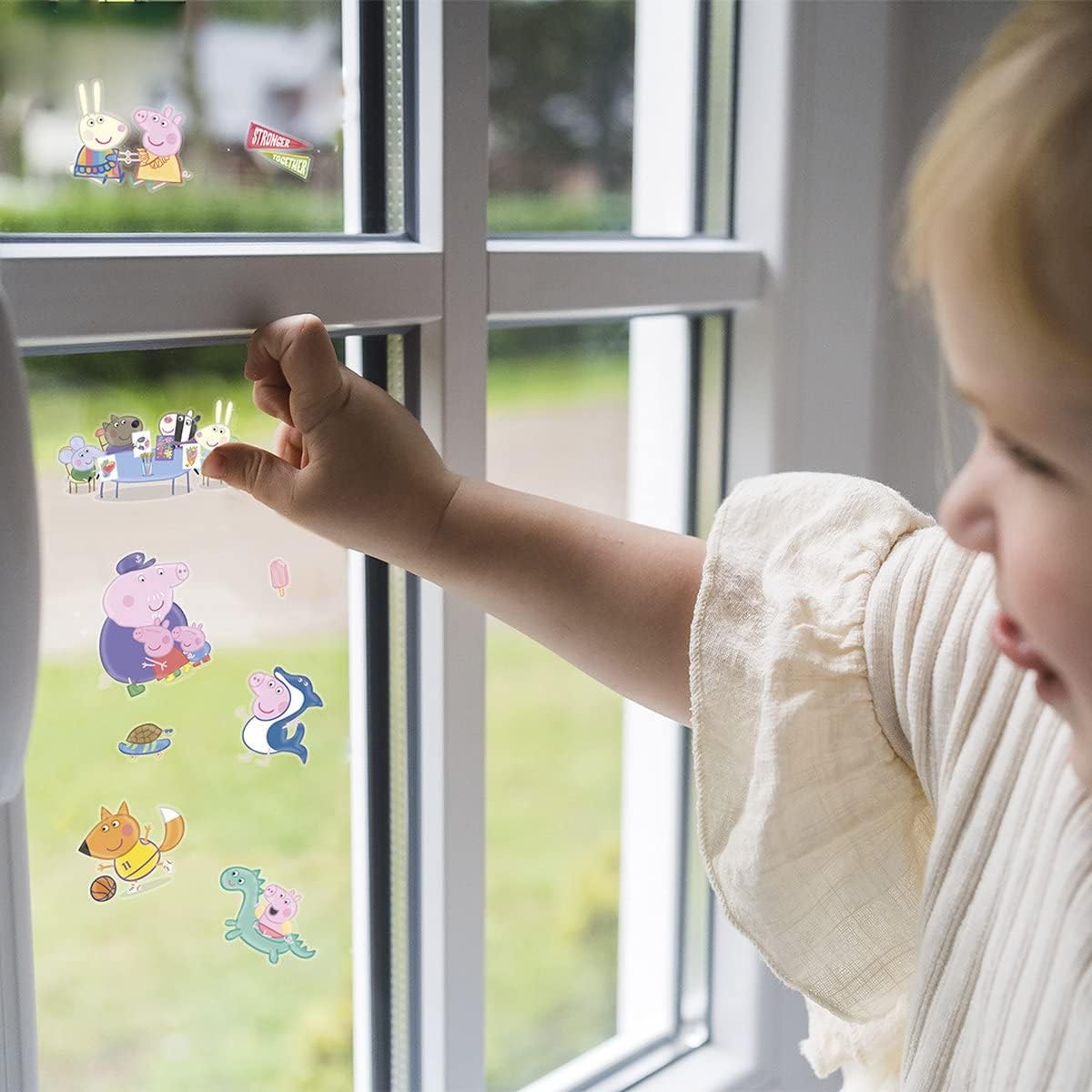 Totum 360129 Peppa Pig Window Stickers with Over 50 Reusable Stickers and a Landscape Scene, Colourful, DIN A 5