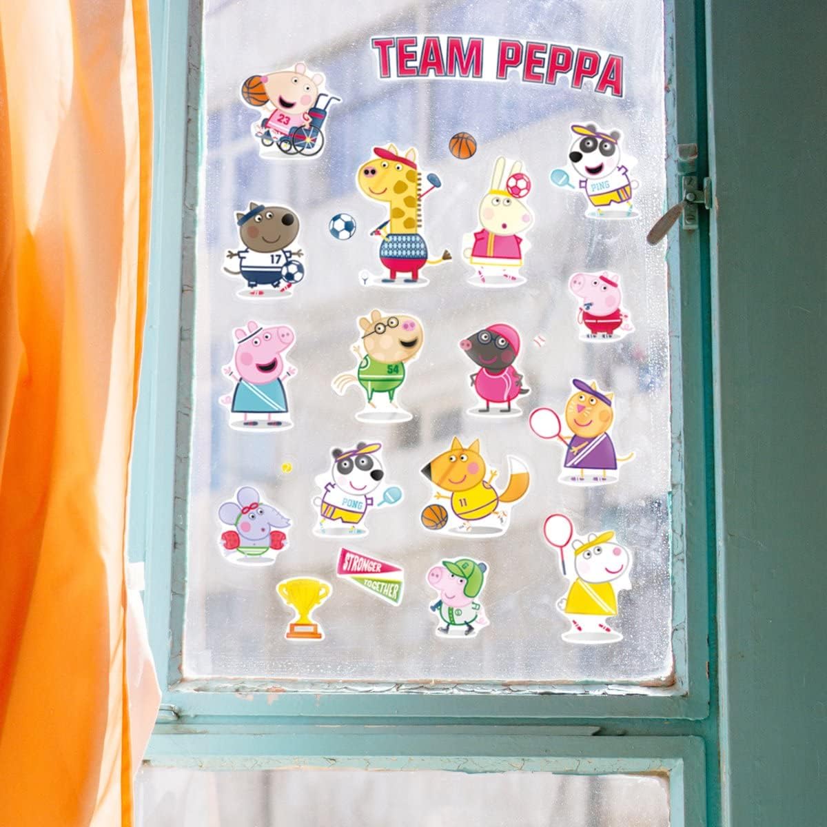 Totum 360129 Peppa Pig Window Stickers with Over 50 Reusable Stickers and a Landscape Scene, Colourful, DIN A 5