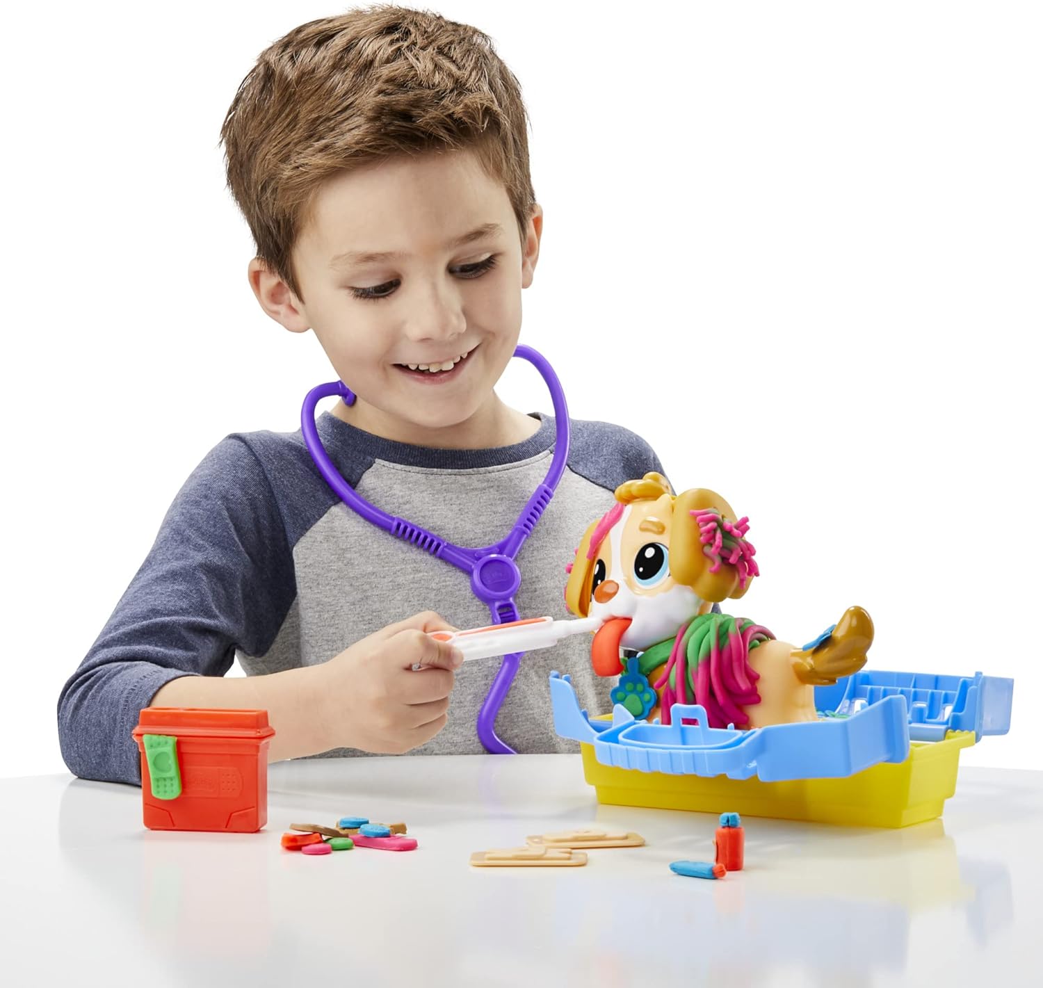 Play-Doh Care n Carry Vet Playset with Toy Dog, Carrier, 10 Tools, 5 Colours, Multicolor