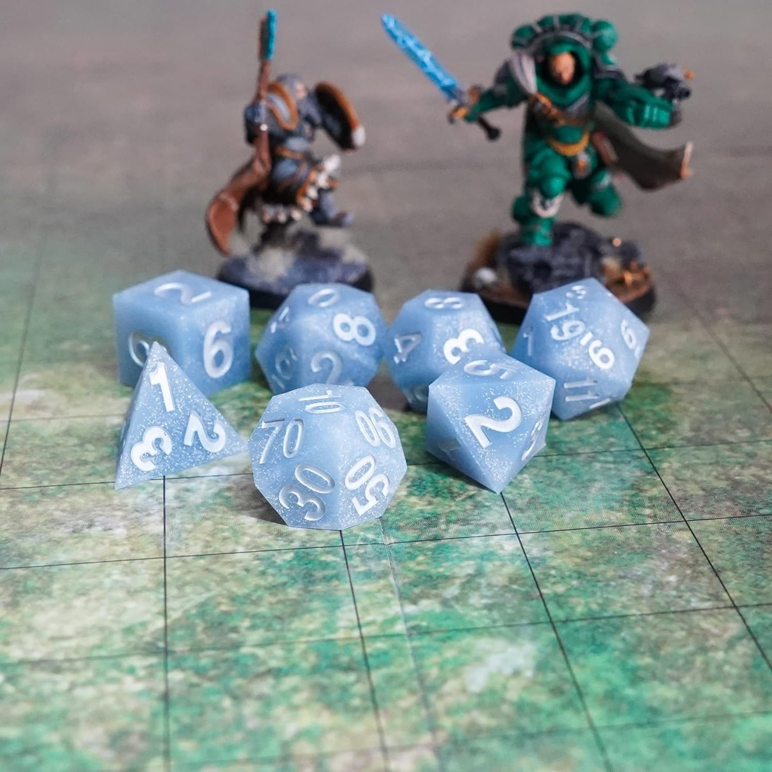 Metallic Dice Games Lot de dés DND à bords tranchants en caoutchouc de silicone 16 mm pour jeux de rôle Donjons et Dragons