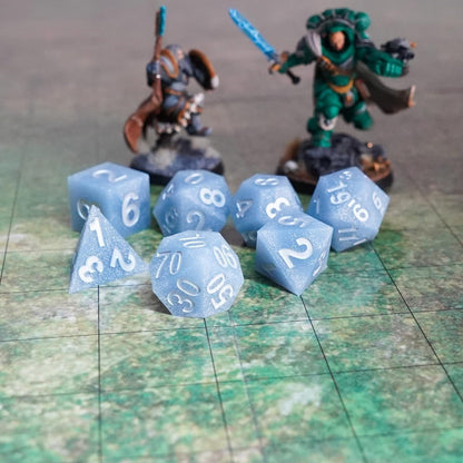 Metallic Dice Games Lot de dés DND à bords tranchants en caoutchouc de silicone 16 mm pour jeux de rôle Donjons et Dragons