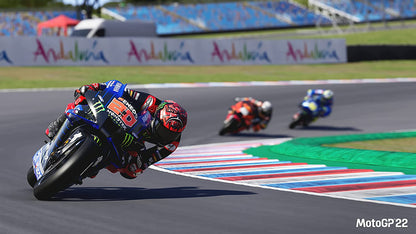 MotoGP22 Standard Edition (PS4) Includes Special Suits Liveries Exclusive to Amazon.co.uk PlayStation 4