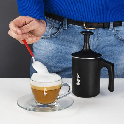 Bialetti CD Tuttocrema-166 ml Tuttocrema-Manual Milk frother with a Capacity of 166 ml, Plastic, Black, 30 x 20 x 15 cm