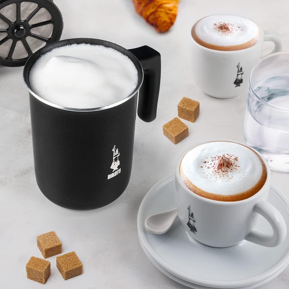 Bialetti CD Tuttocrema-166 ml Tuttocrema-Manual Milk frother with a Capacity of 166 ml, Plastic, Black, 30 x 20 x 15 cm